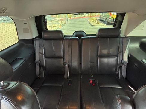 Used 2009 Cadillac Escalade AWD image 8