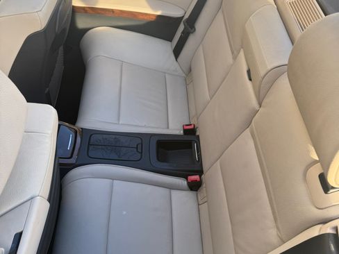 Used 2012 BMW 328i Convertible image 18