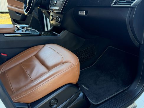 Used 2019 Mercedes-Benz GLS 450 4MATIC image 22