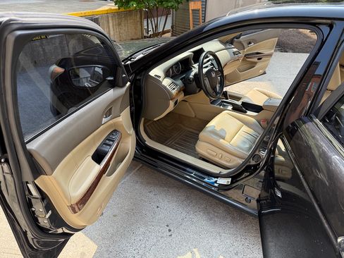 Used 2010 Honda Accord EX-L image 11