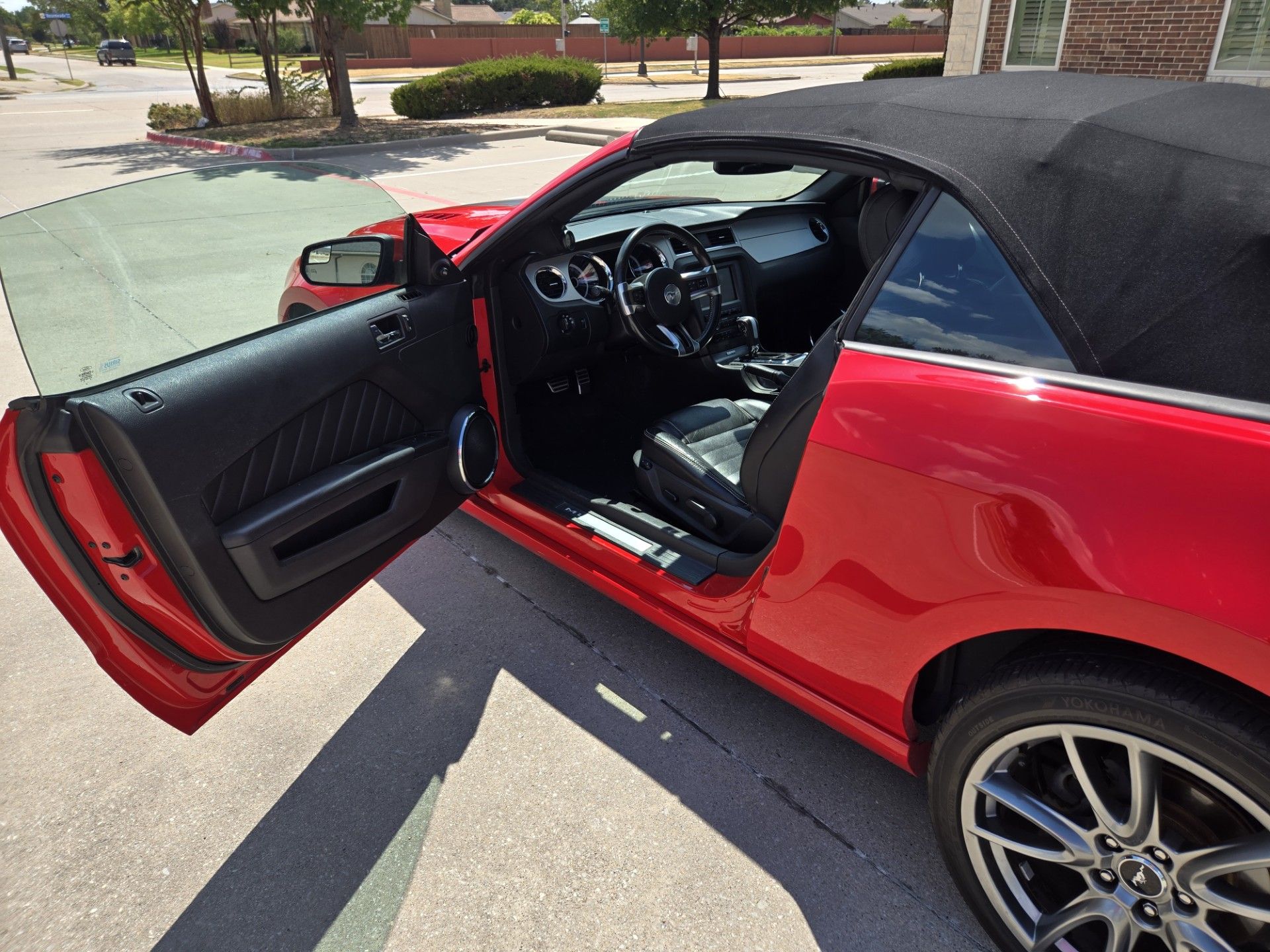 Used 2014 Ford Mustang GT w/ Electronics Package RWD image 5