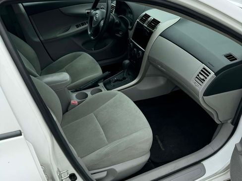 Used 2013 Toyota Corolla L image 17