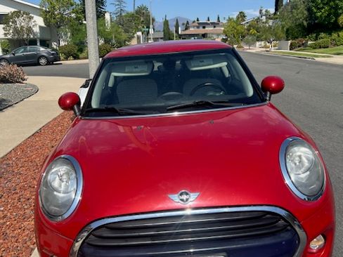 Used 2018 MINI Cooper 2-Door Hardtop image 6