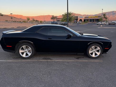 Used 2023 Dodge Challenger SXT RWD image 4