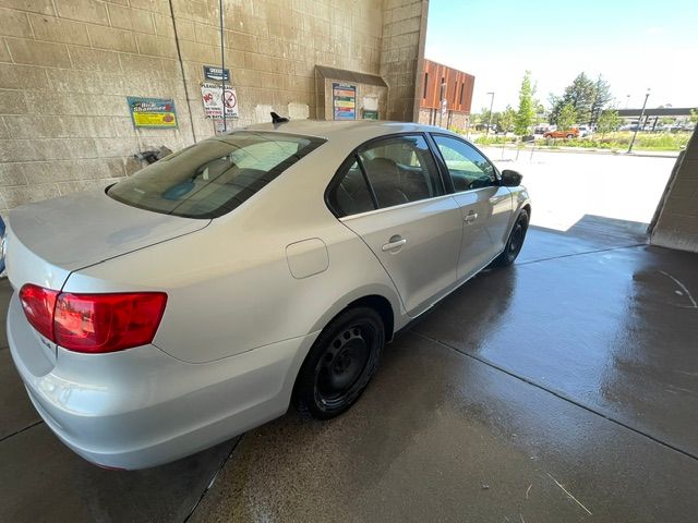 Used 2012 Volkswagen Jetta TDI FWD image 6
