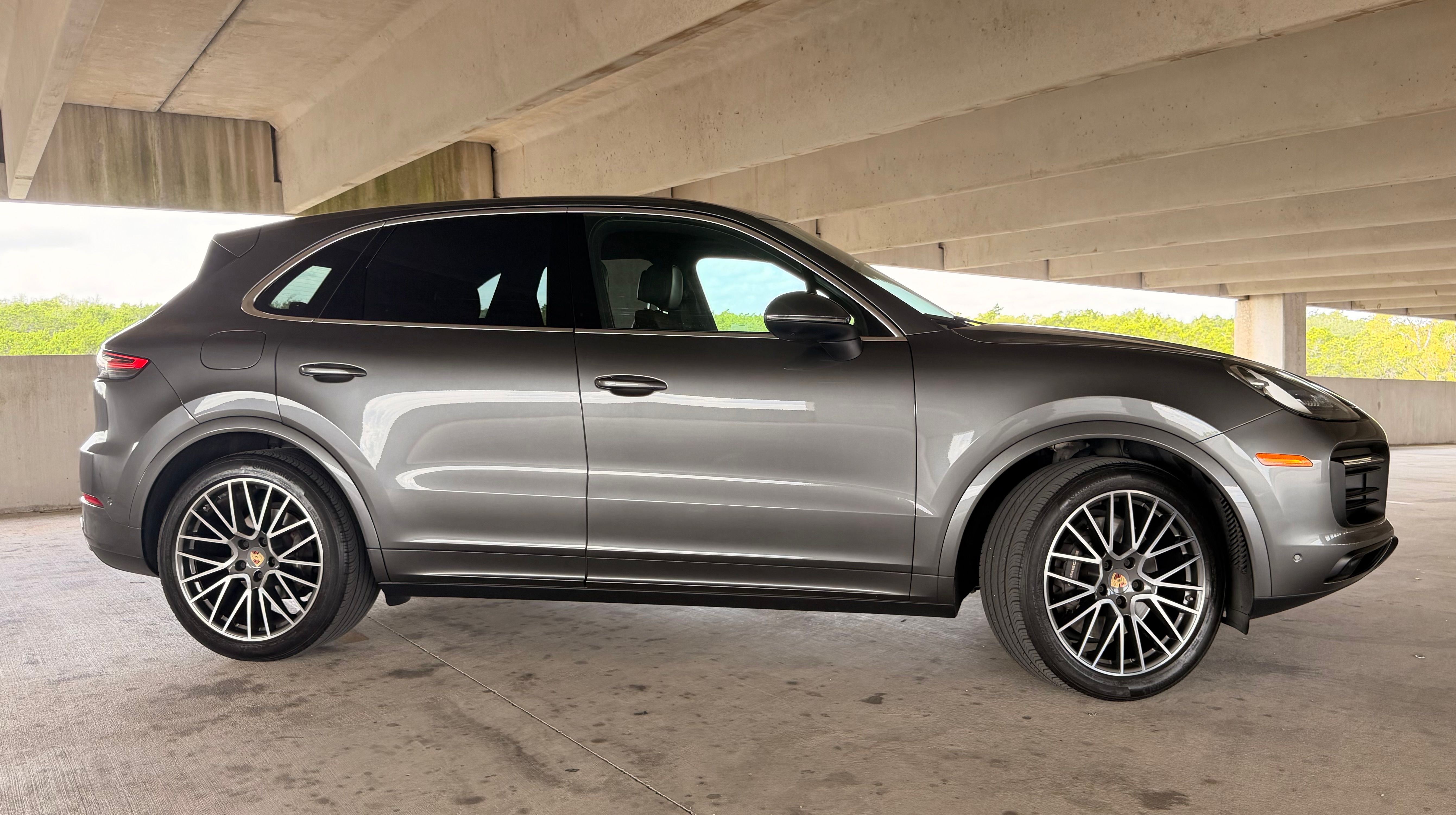 Used 2022 Porsche Cayenne AWD/4WD image 4