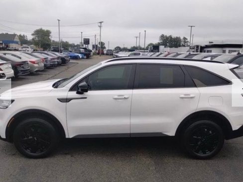 Used 2021 Kia Sorento S image 5