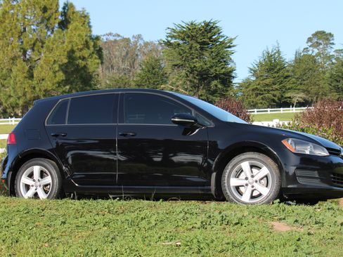 Used 2017 Volkswagen Golf Wolfsburg Edition image 11