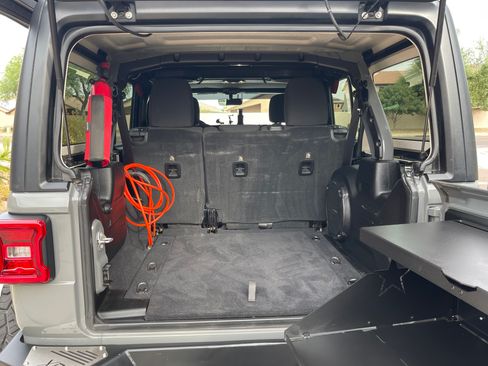 Used 2019 Jeep Wrangler Unlimited Rubicon w/ Dual Top Group image 8