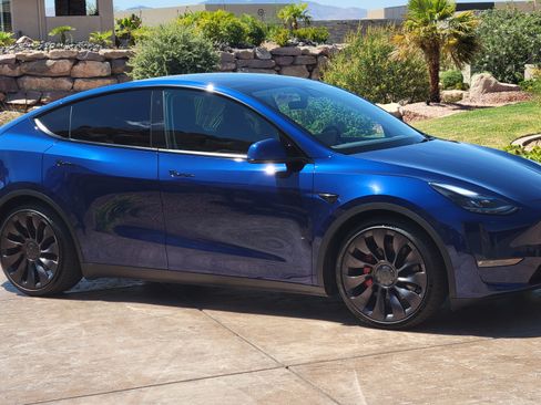 Used 2022 Tesla Model Y Performance image 2