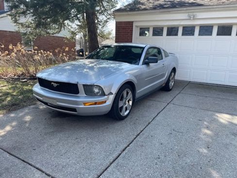 Used 2006 Ford Mustang Coupe image 1