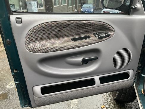 Used 1999 Dodge Ram 2500 Truck 4x4 Quad Cab image 16