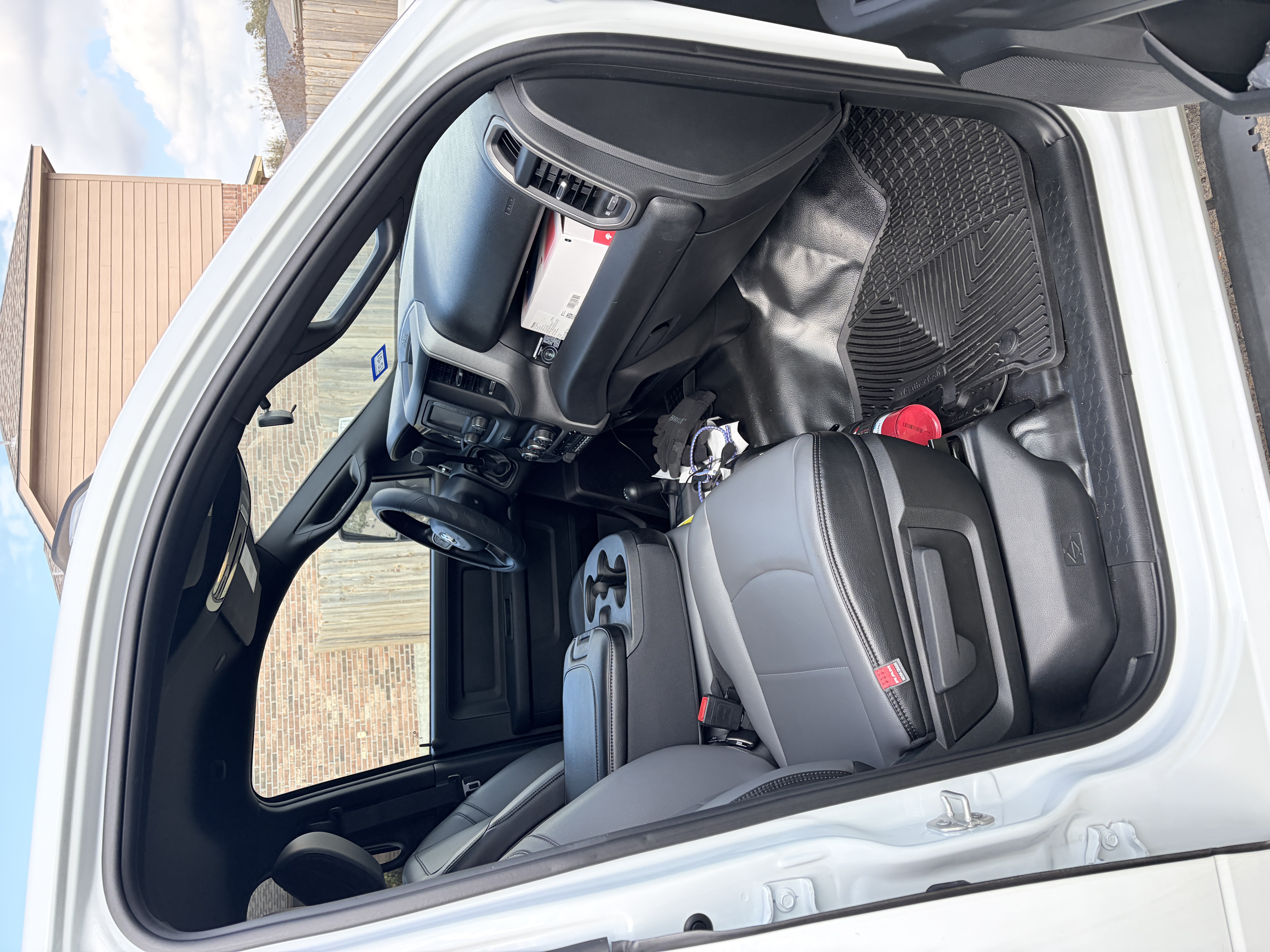 Used 2024 RAM 2500 Tradesman w/ Chrome Appearance Group AWD/4WD image 11