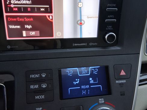 Used 2020 Toyota Sienna XLE image 14