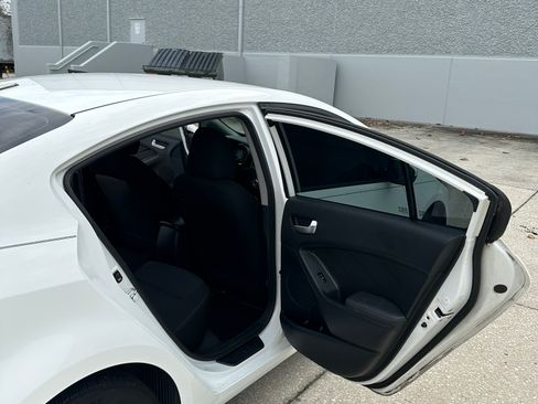 Used 2017 Kia Forte LX image 26