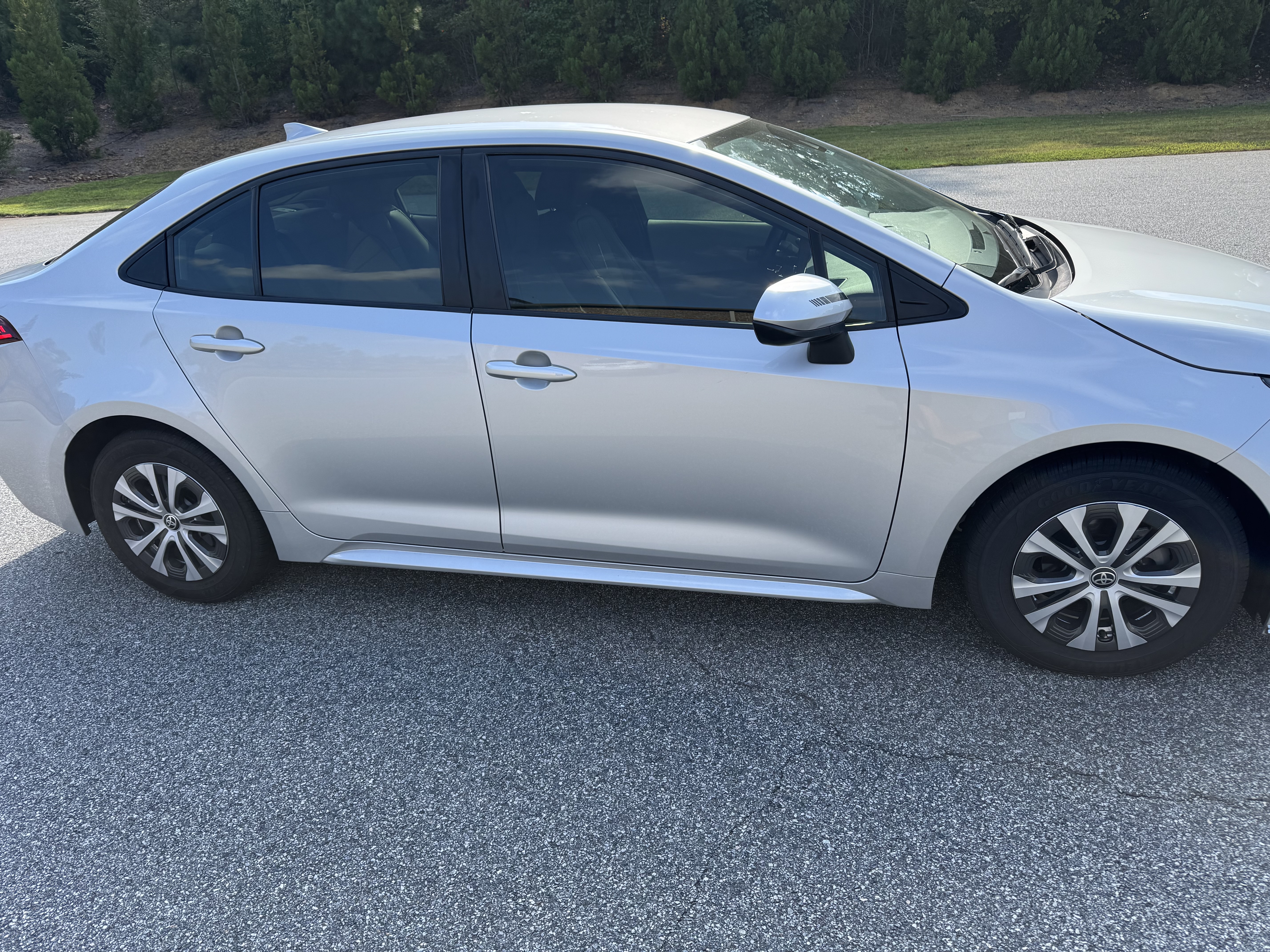 Used 2022 Toyota Corolla LE FWD image 5