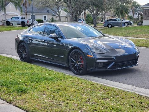 Used 2017 Porsche Panamera Turbo image 4