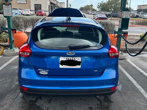 Used 2018 Ford Focus SE image 2