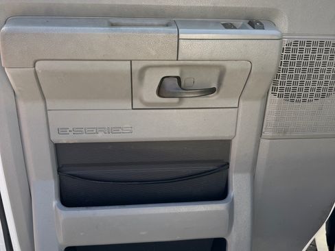 Used 2012 Ford E-250 and Econoline 250 w/ PWR Group image 10