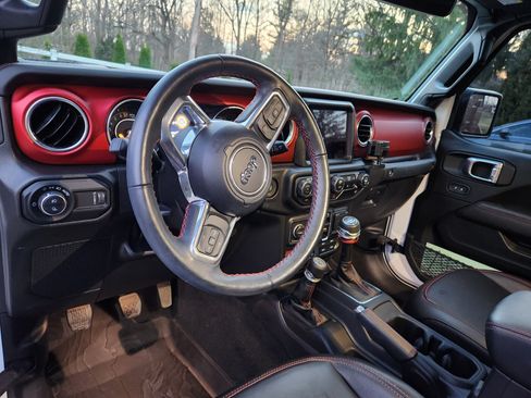 Used 2023 Jeep Gladiator Rubicon w/ LED Lighting Group image 8