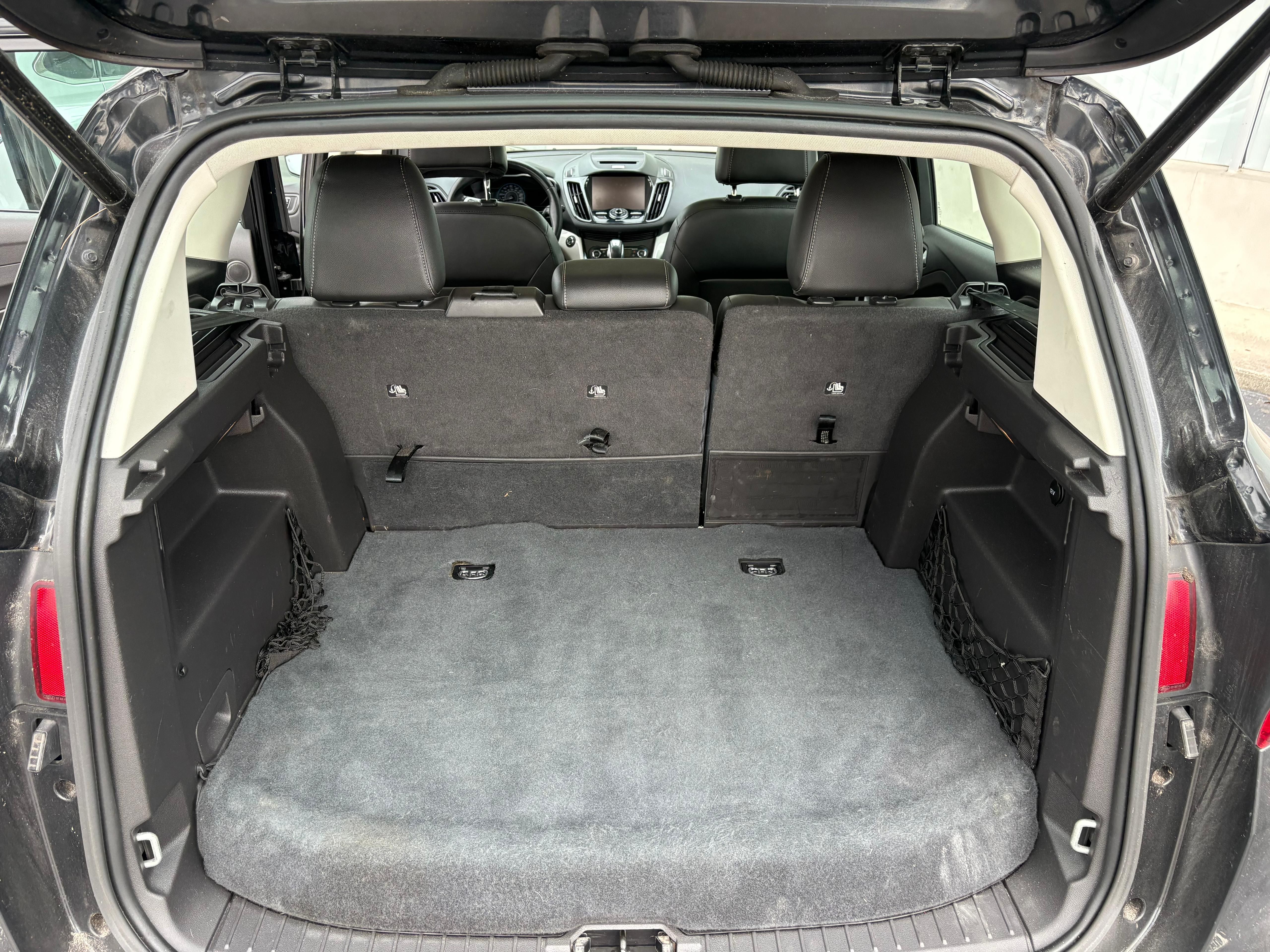 Used 2015 Ford C-MAX SEL w/ Equipment Group 302A FWD image 12