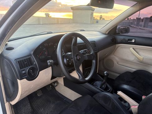Used 2003 Volkswagen Golf GL FWD image 6