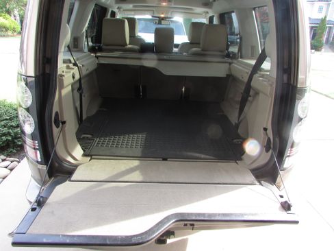 Used 2014 Land Rover LR4 HSE LUX AWD/4WD image 15