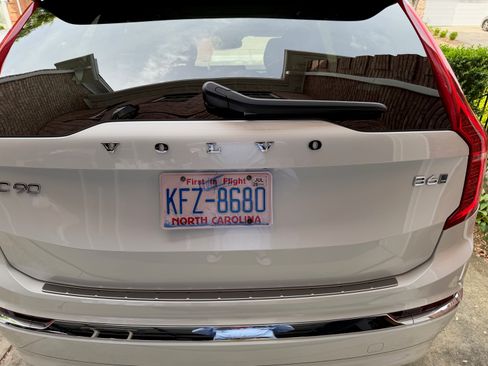 Used 2023 Volvo XC90 B6 Plus w/ Protection Package Premier image 2