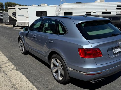 Used 2019 Bentley Bentayga image 8