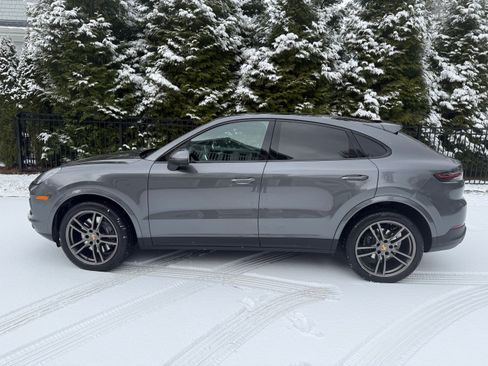 Used 2022 Porsche Cayenne Coupe image 1