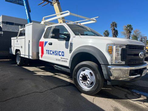 Used 2019 Ford F550 XL Cab & Chassis 4D image 1