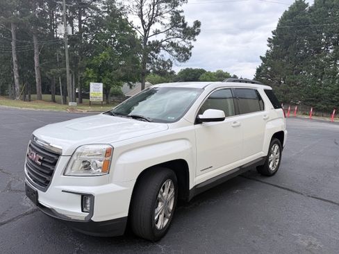 Used 2017 GMC Terrain SLE w/ Convenience Package FWD image 1