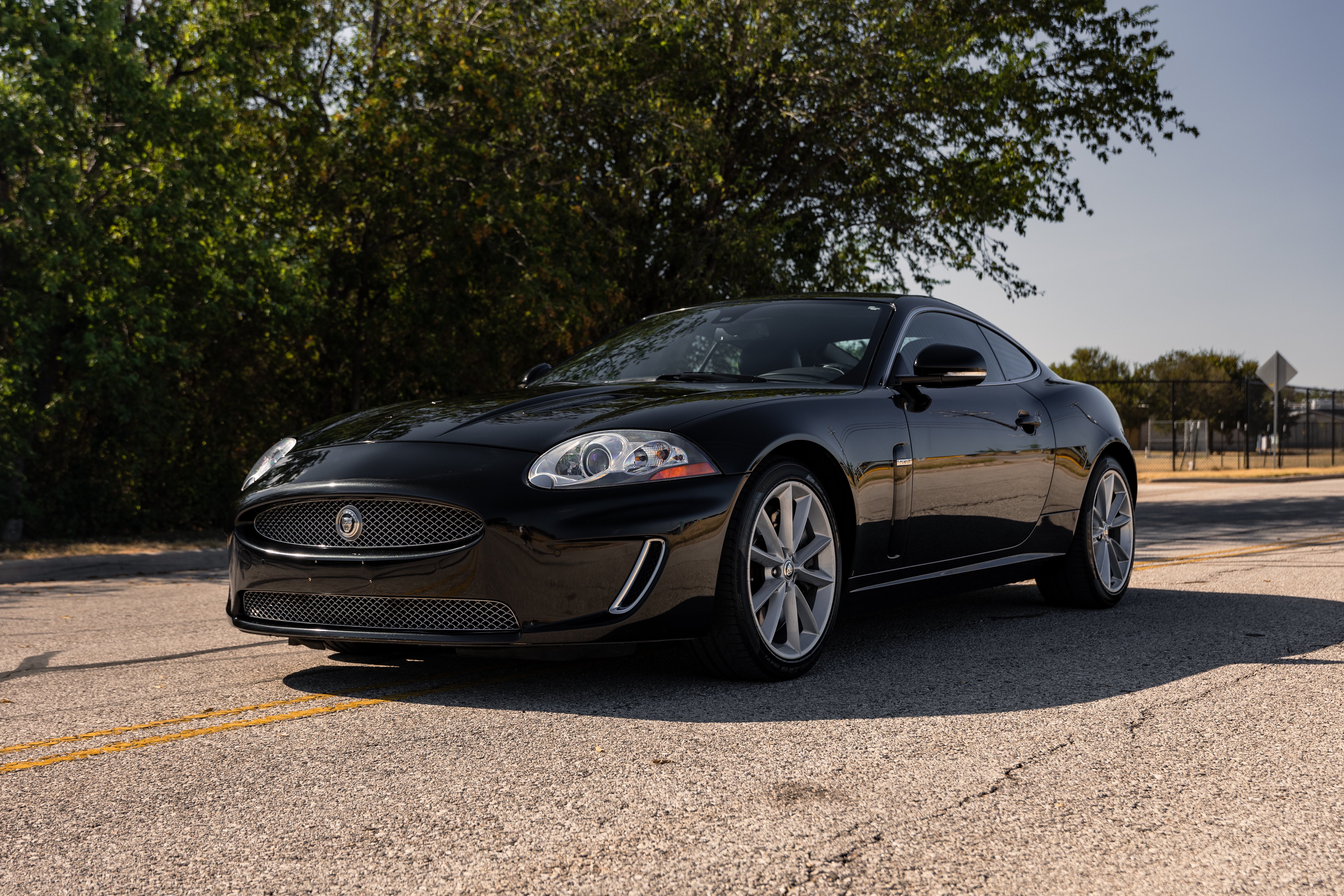 Used 2011 Jaguar XK R RWD image 1