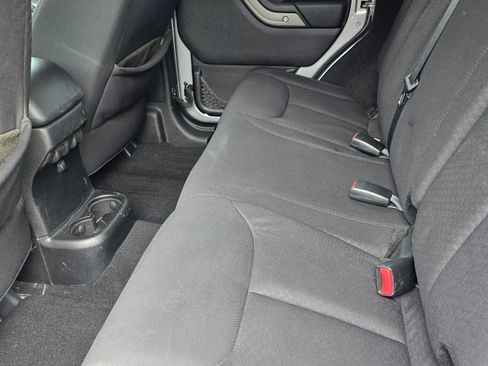 Used 2013 Jeep Wrangler Unlimited Sport image 10