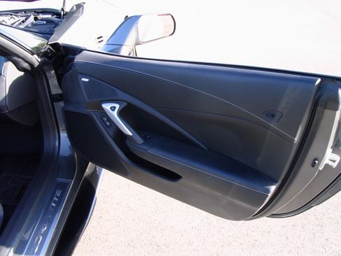 Used 2016 Chevrolet Corvette Z06 w/ 3LZ Preferred Equipment Group image 16