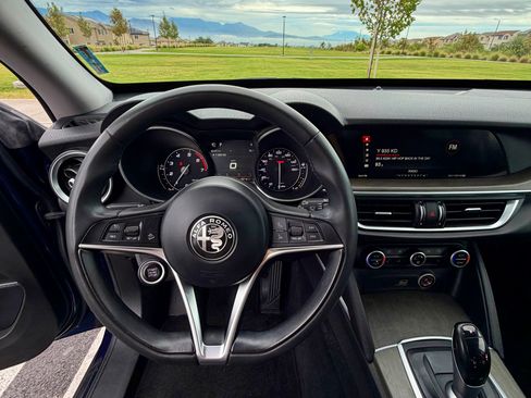 Used 2018 Alfa Romeo Stelvio Ti AWD/4WD image 18