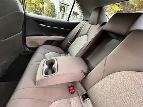 Used 2019 Toyota Camry LE FWD image 30