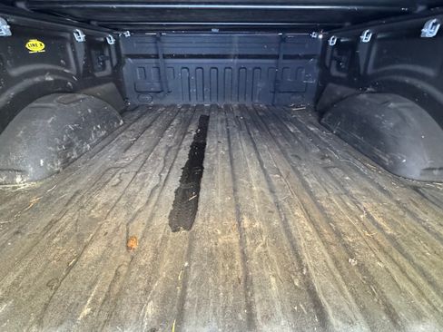 Used 2015 Ford F150 XLT w/ Equipment Group 302A Luxury AWD/4WD image 13