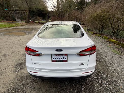 Used 2020 Ford Fusion SE image 8