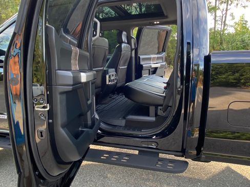 Used 2018 Ford F250 Lariat w/ FX4 Off-Road Package AWD/4WD image 11