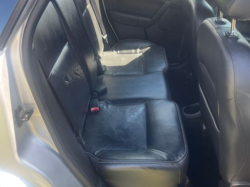 Used 2011 Ford Focus SEL w/ 301A Rapid Spec Order Code FWD image 8