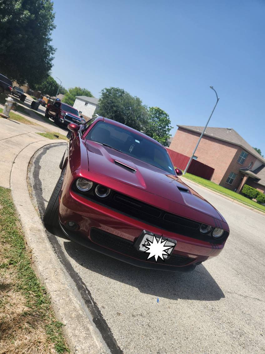 Used 2018 Dodge Challenger SXT Plus RWD image 4