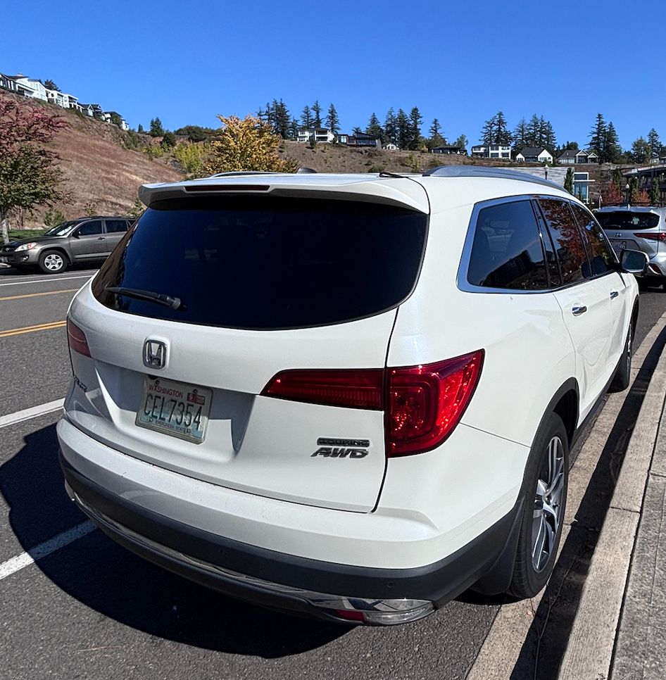 Used 2018 Honda Pilot Touring image 9