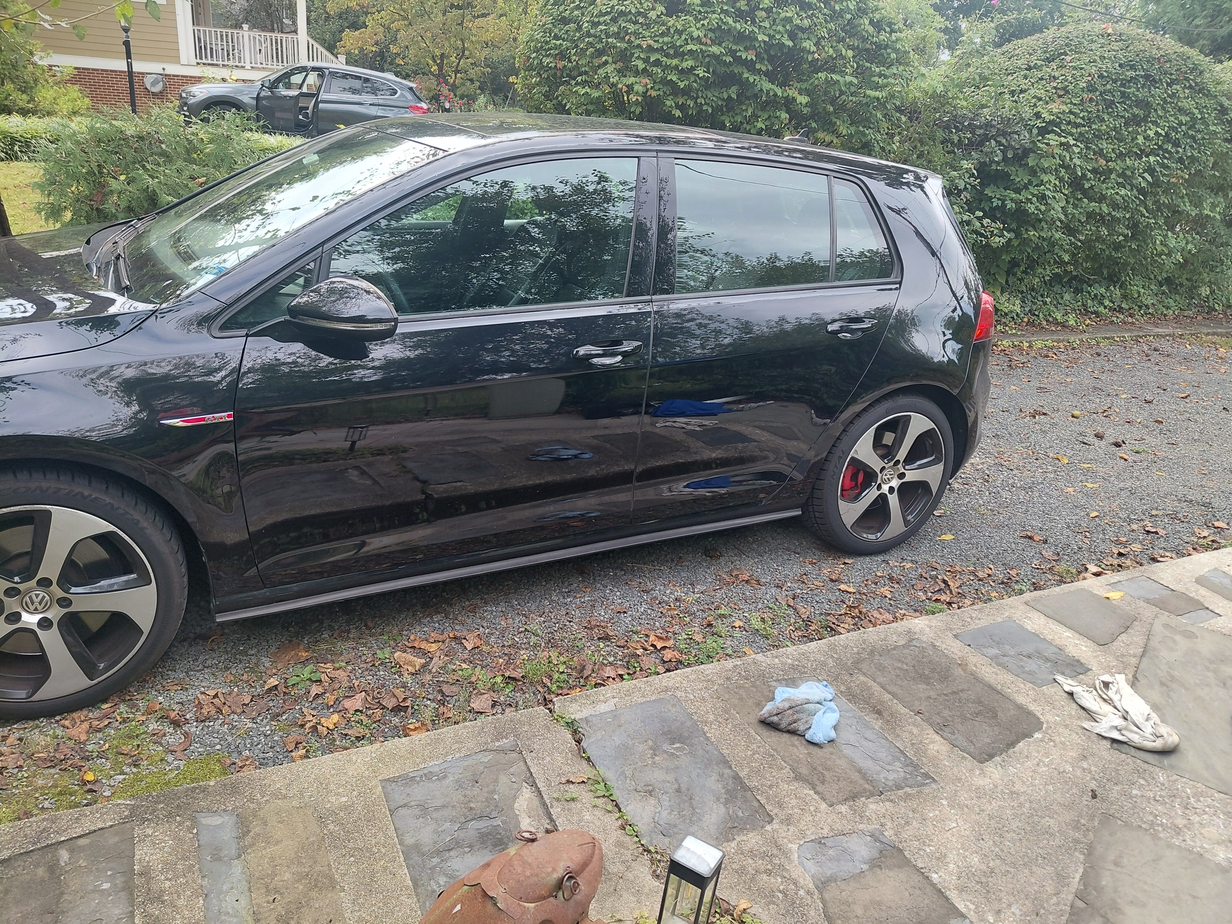 Used 2017 Volkswagen GTI SE FWD image 15