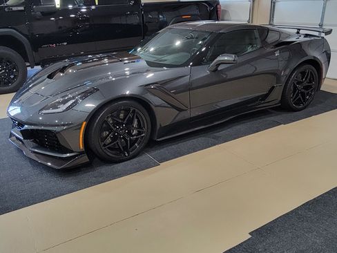Used 2019 Chevrolet Corvette ZR1 image 1