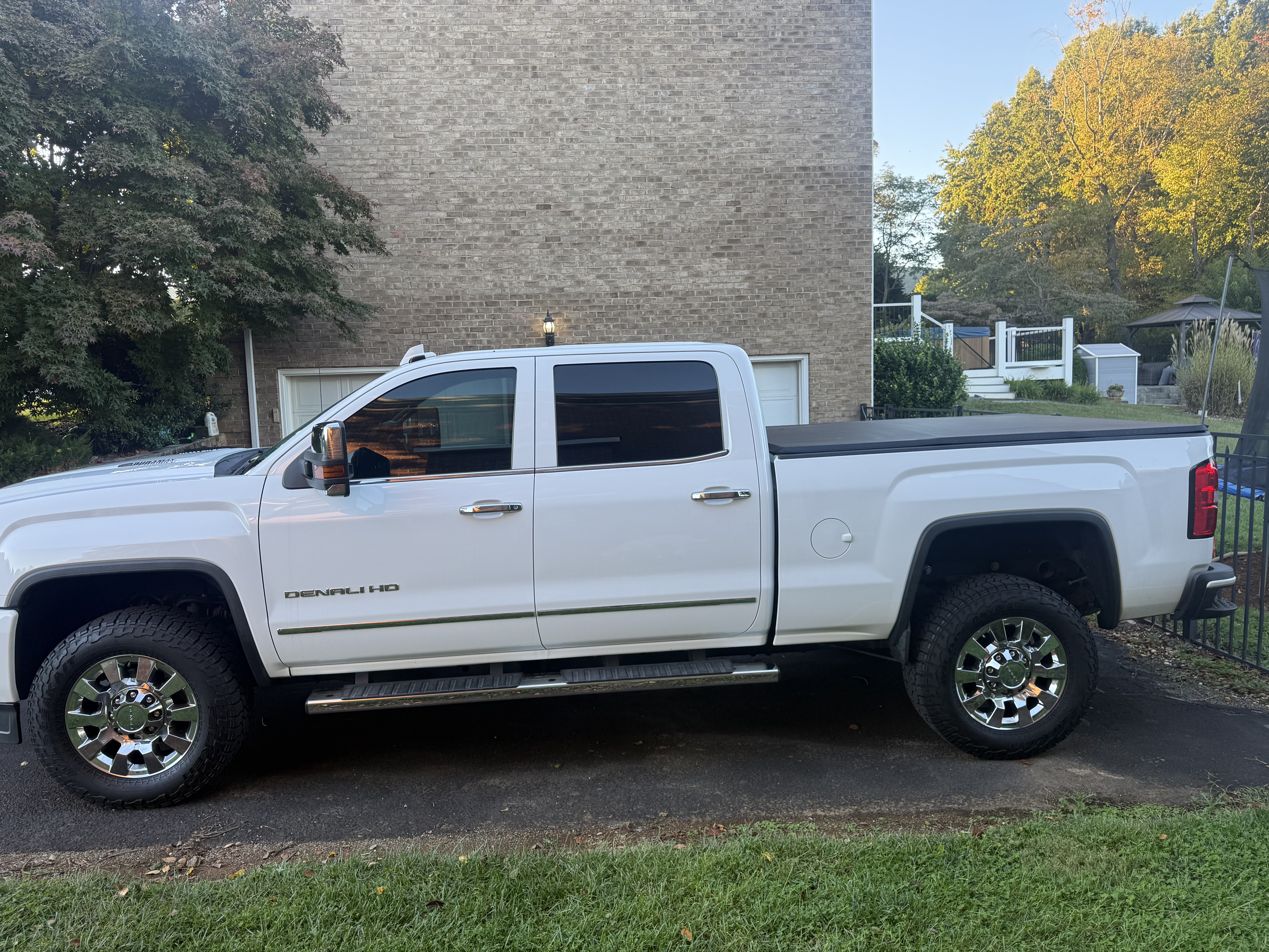 Used 2016 GMC Sierra 2500 Denali w/ Duramax Plus Package AWD/4WD image 5