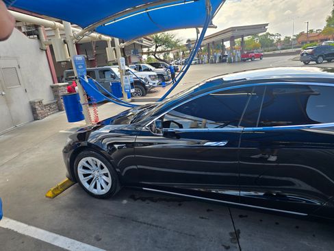 Used 2018 Tesla Model S 75D image 6