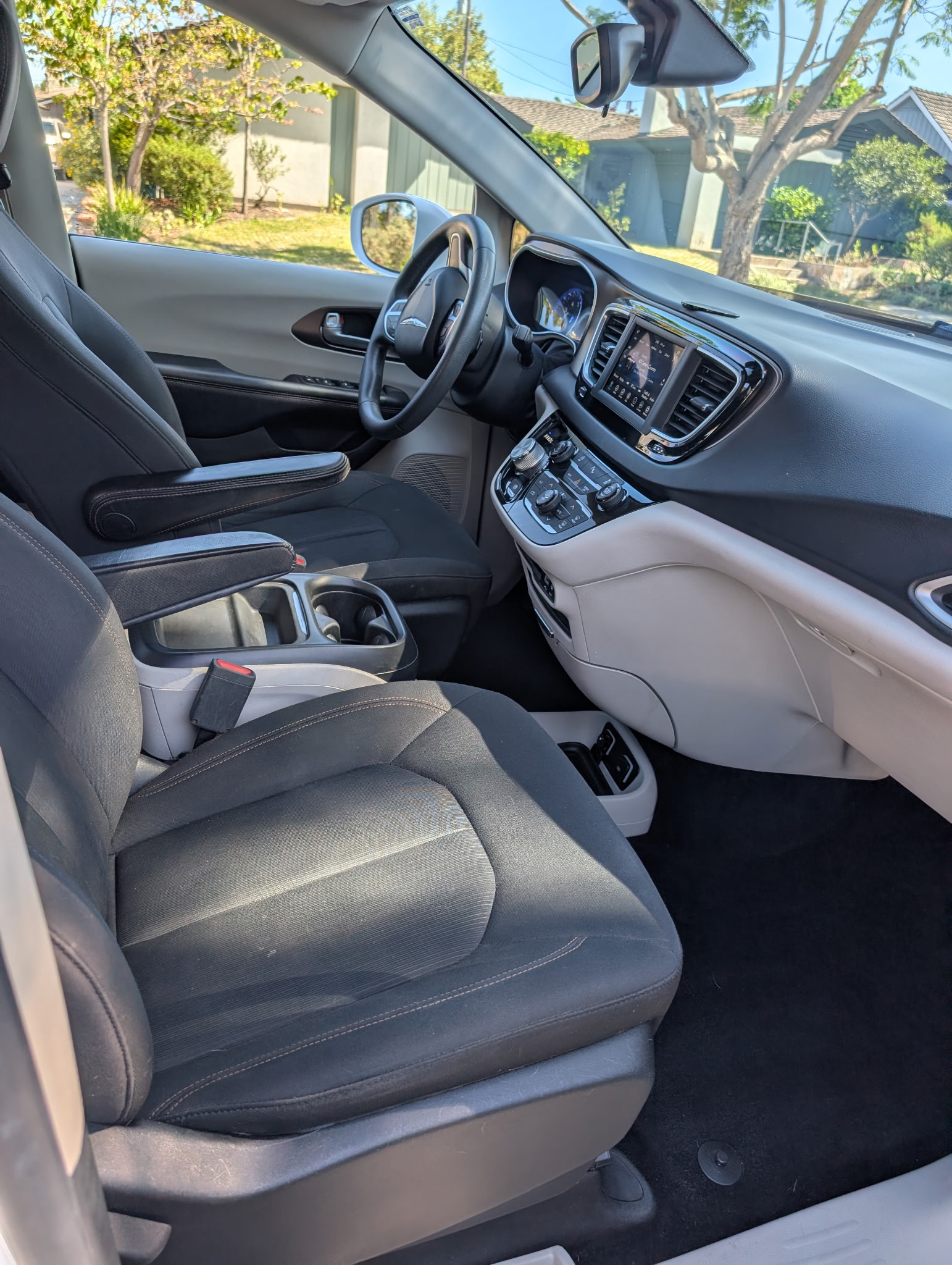 Used 2018 Chrysler Pacifica Touring Plus FWD image 12
