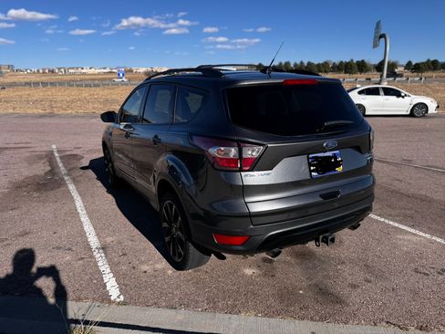 Used 2017 Ford Escape Titanium image 5