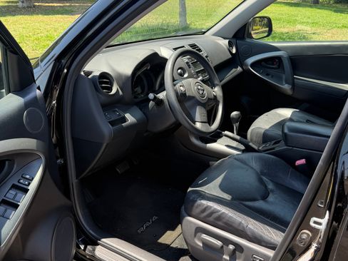 Used 2010 Toyota RAV4 Sport image 8